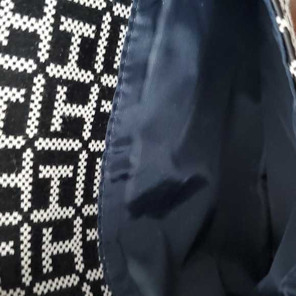🖤🤍 Brand New Tommy Hilfiger Monogram Black & White Crossbody Purse  Bag - Picture 13 of 16